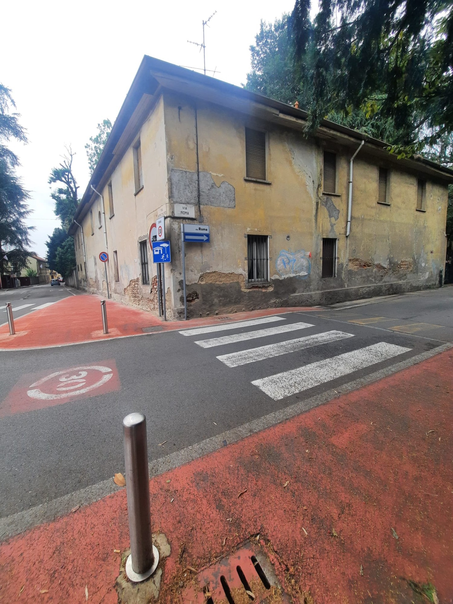 Facciata prima del risanamento Desio (MB)